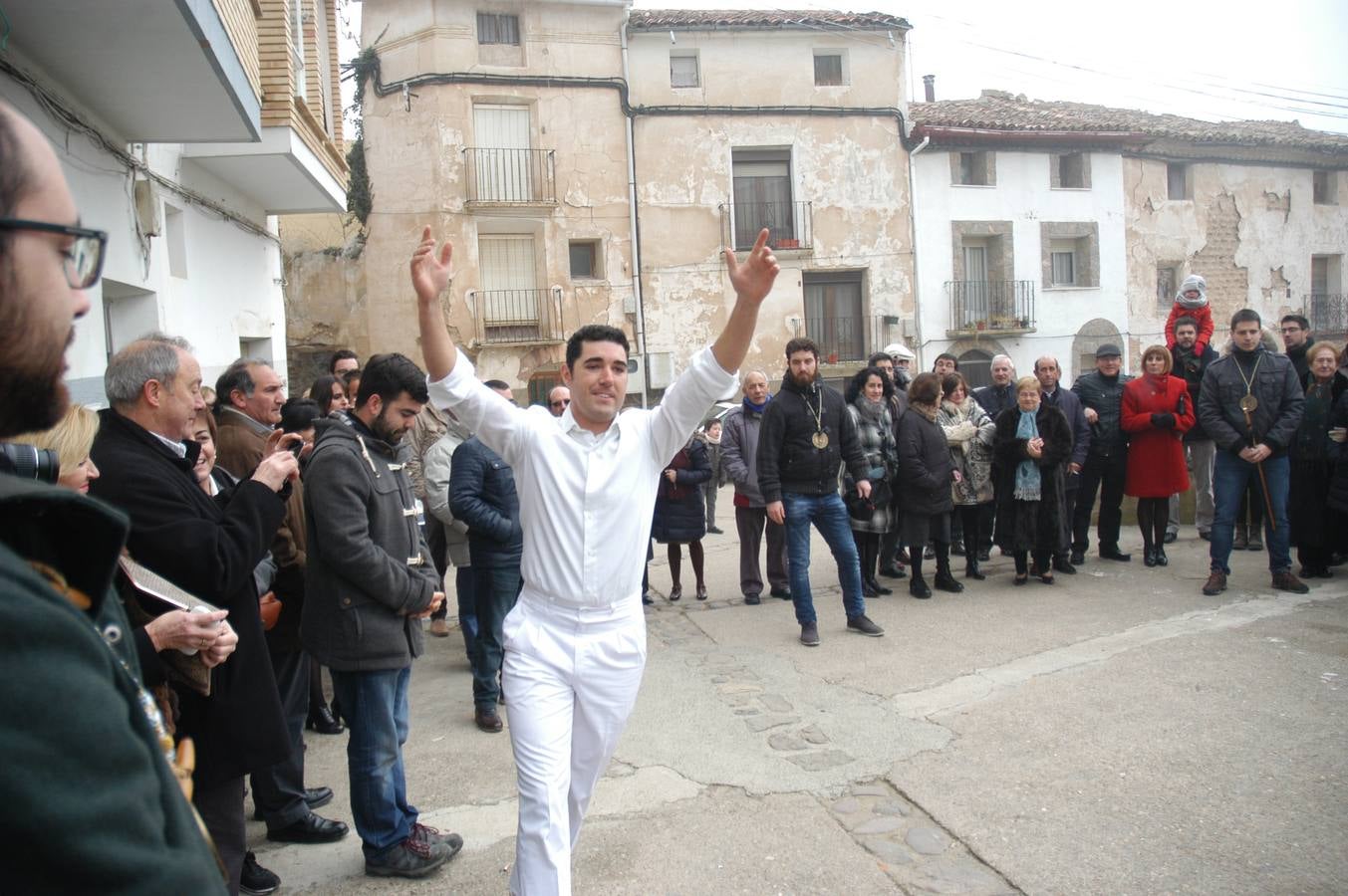 Grávalos celebra su baile de 'los brindis'