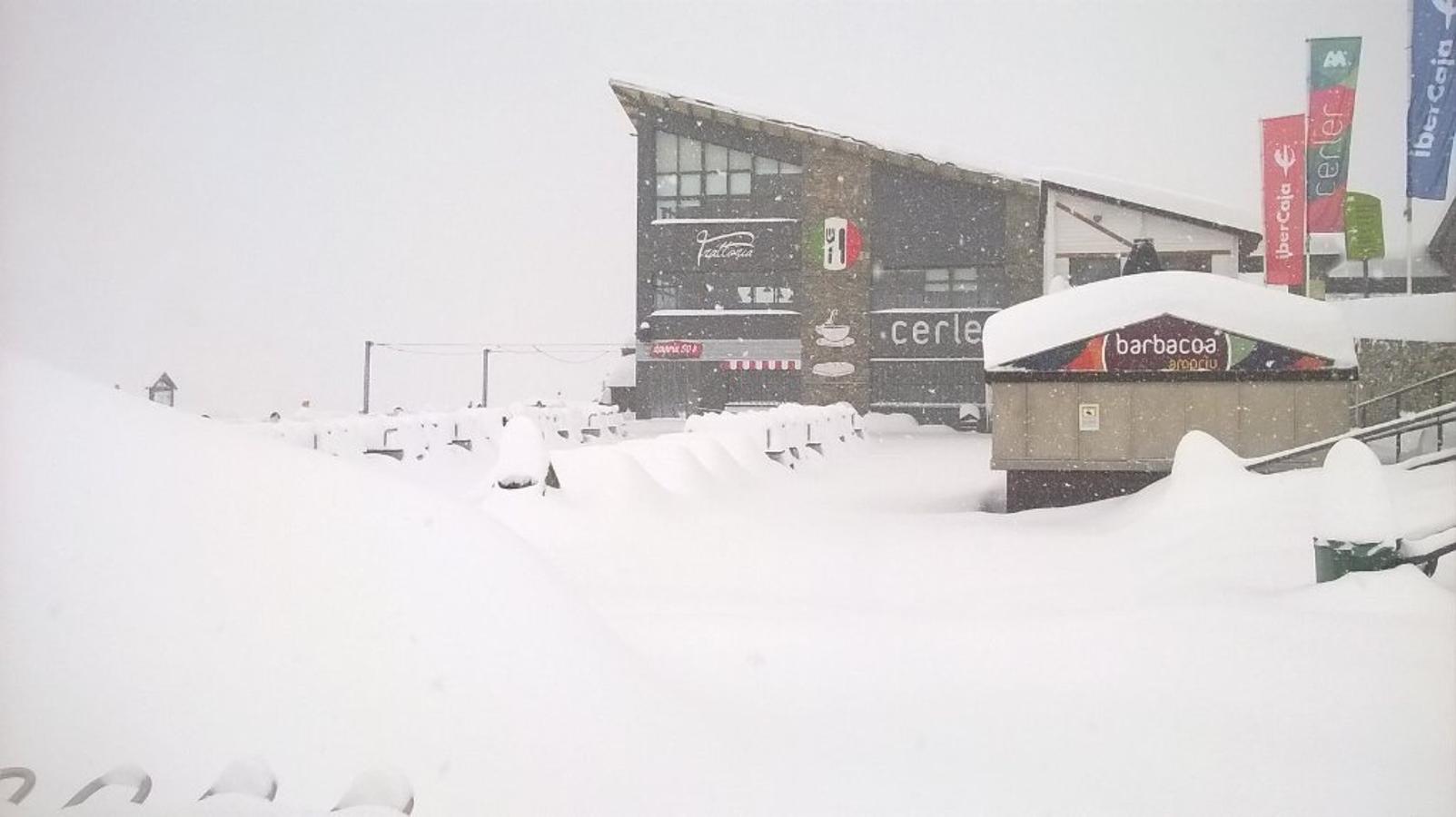 La nieve cubre el Pirineo aragonés