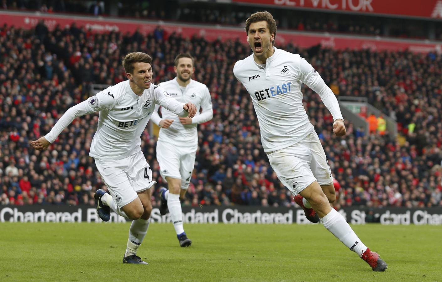 Fernando Llorente toma Anfield