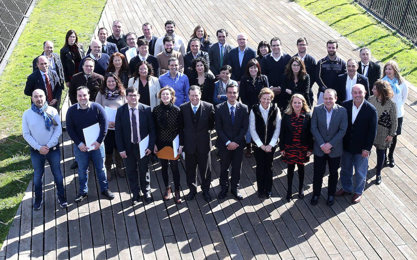 Diplomas como epílogo del curso de directivos