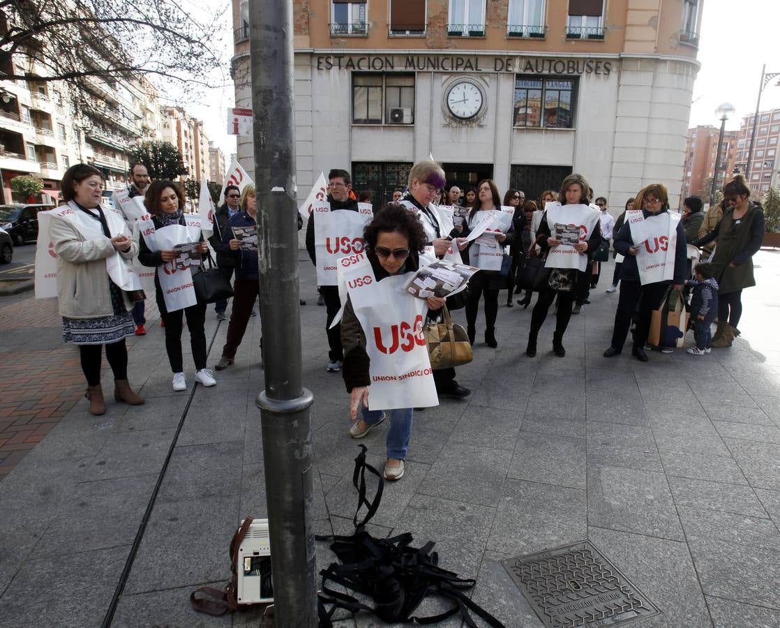 Concentración de USO en la estación de autobuses de Logroño
