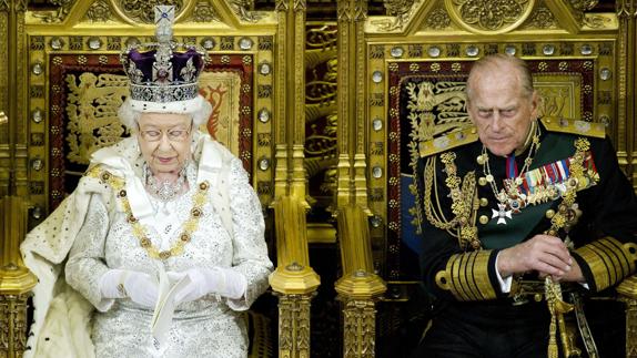 Buckingham anuncia que Felipe de Edimburgo deja los actos oficiales