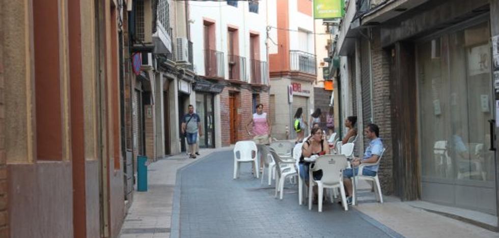 La calle Araciel será peatonal en las tardes de verano para potenciar el comercio