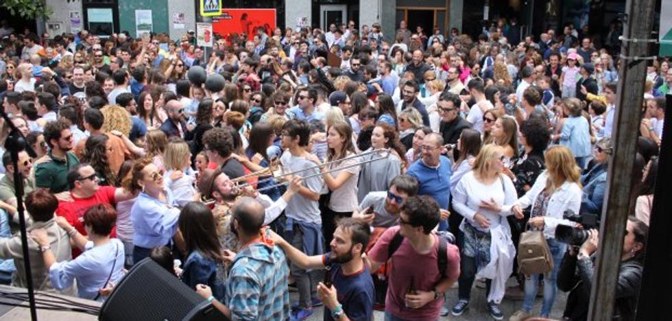 El Fárdelej festeja la convivencia cultural y generacional