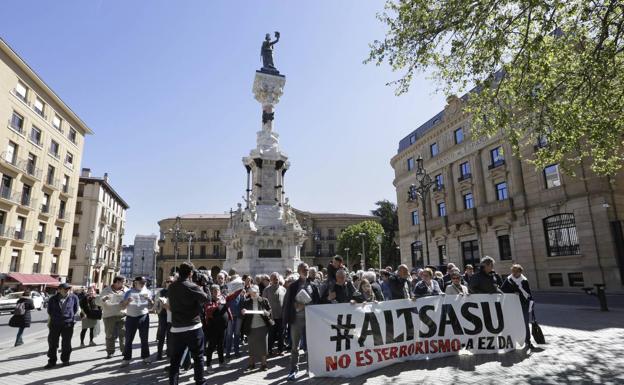 La Fiscalía pide hasta 62 años de prisión a los ocho procesados por las agresiones de Alsasua