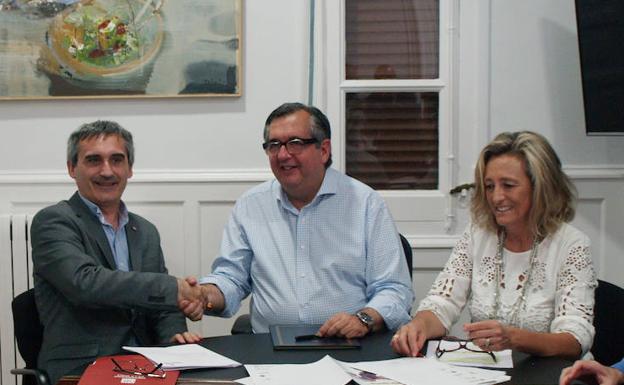 Calahorra y la UR renuevan el convenio para la Universidad de la Experiencia