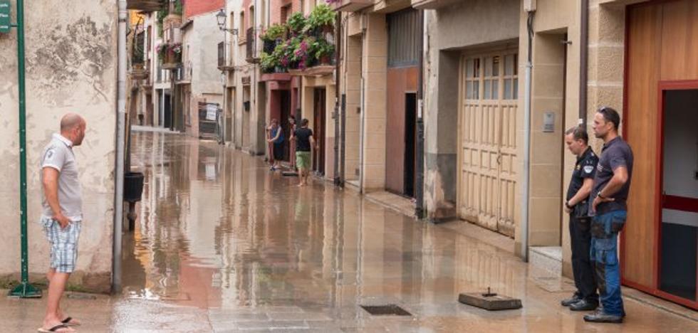 Una rotura en la red inunda garajes, lonjas y trasteros en Santo Domingo