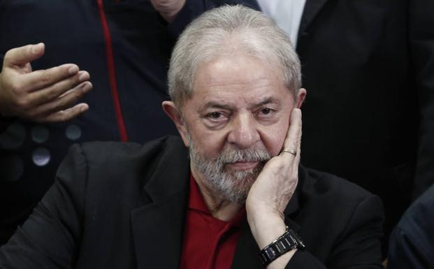 Desafiante, Lula quiere ser candidato en 2018 pese a su condena