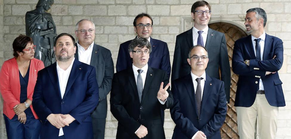 Los relevos de Puigdemont en su Gobierno no cierran la crisis de los independentistas