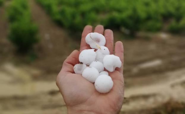 El temido granizo cae en La Rioja