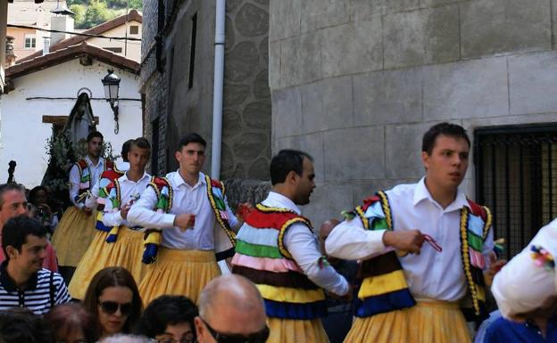 Anguiano cumple con la santa