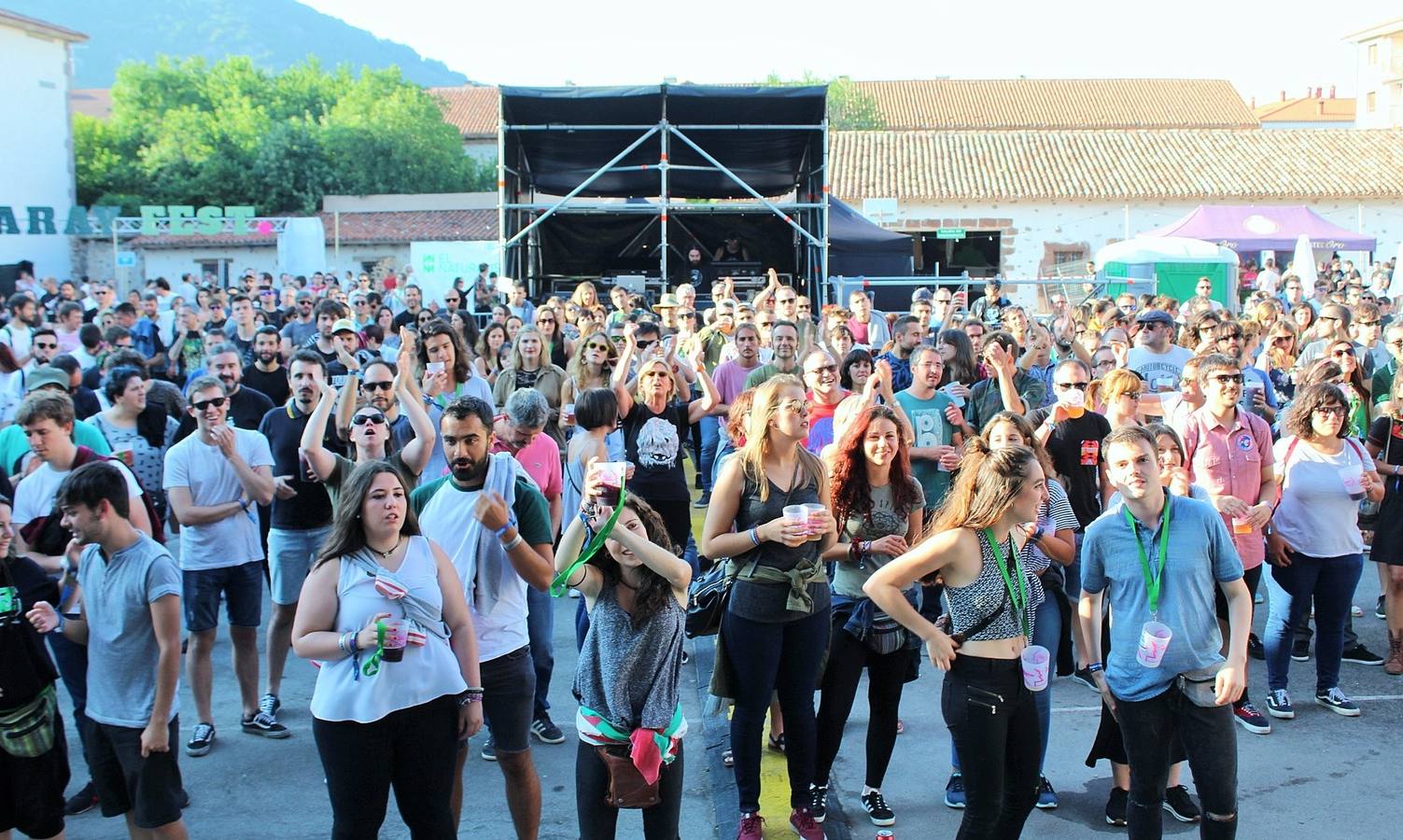 Orishas y La Raíz dan calor a la noche de Ezcaray Fest