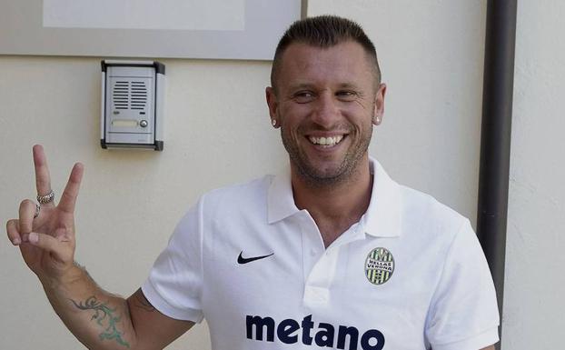 Cassano deja el Hellas Verona por segunda vez en seis días