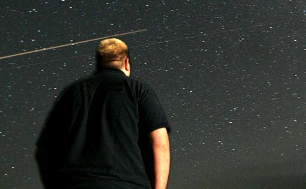 Observación de estrellas desde el yacimiento de la Virgen del Campo en Enciso