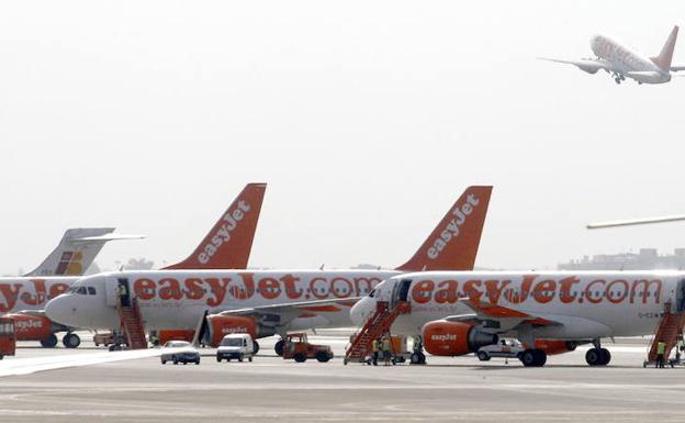 EasyJet contratará más de 1.200 miembros de cabina