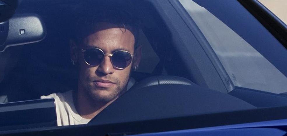 Neymar pone rumbo al PSG