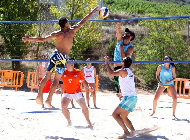 EL CORTIJO ACOGE HOY LA FINAL DEL XIV VOLEYVIÑA