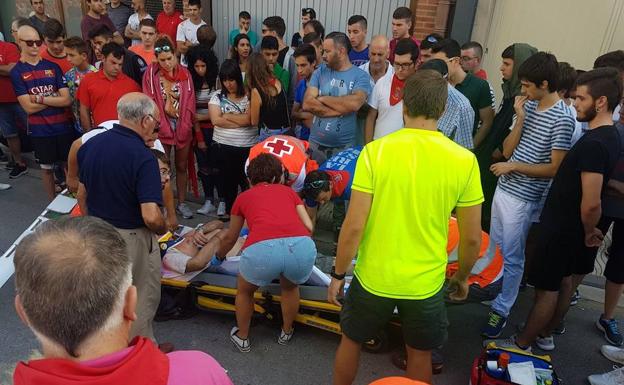 Un corredor francés sufre una cogida en el encierro de Alfaro