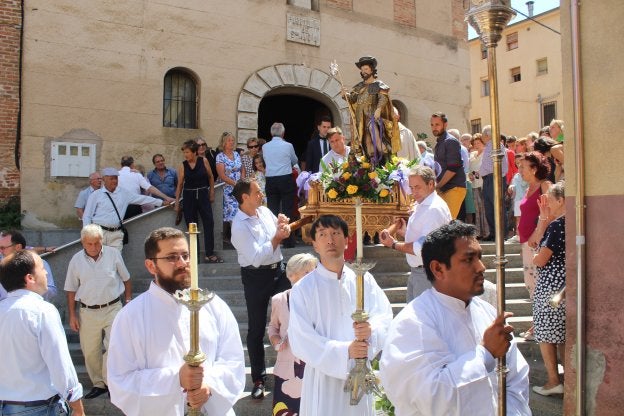 Tudelilla concluyó ayer sus festejos en honor a San Roque con misa y procesión