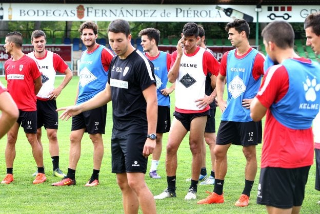 Faltan un delantero, un defensa y un centrocampista por llegar