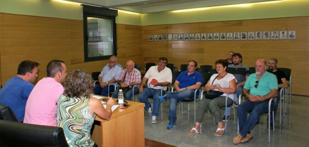 Trece ayuntamientos pedirán reunión al Consejo de Salud y a la consejera