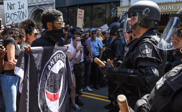 Al menos 33 detenidos tras una manifestación antirracista en Boston