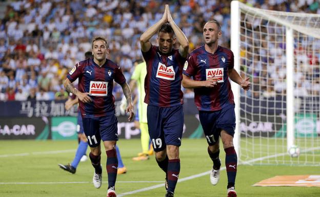 El Eibar asalta La Rosaleda ante un rival inoperante en ataque