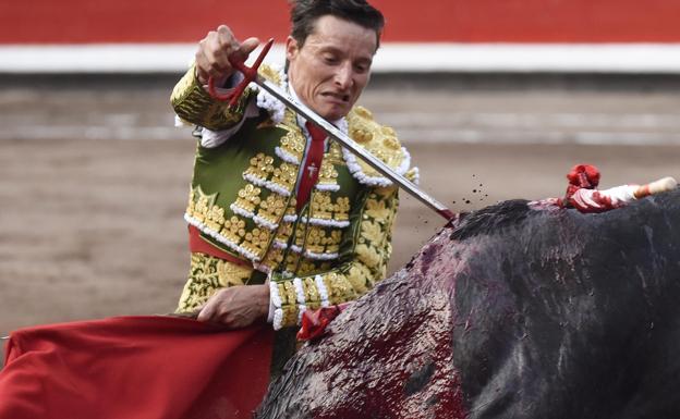 El sabor de Urdiales y el tesón de Roca Rey evitan una gran decepción