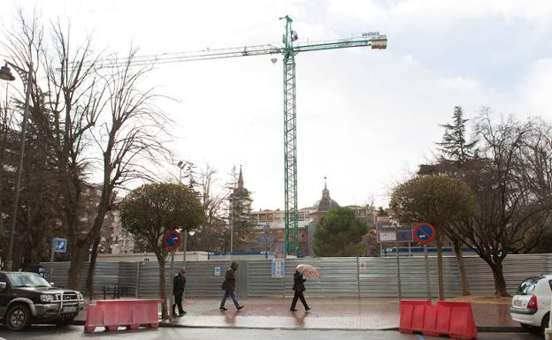 El PSOE lleva a Montes al Pleno para explicar la Casa del Cuento