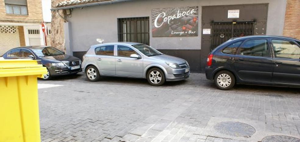 El Consistorio najerino arregla de manera provisional el bache en la calle Las Parras