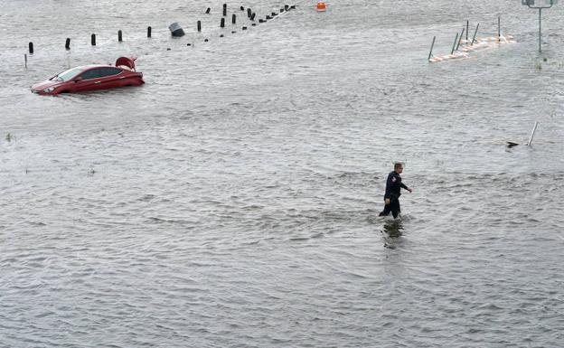 Harvey avanza hacia Luisiana tras devastar el sureste de Texas