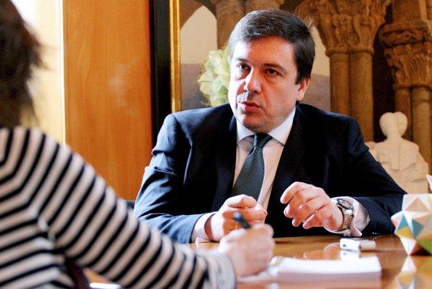 «No descartamos un colegio público para Los Lirios pero hay que relativizar eso de tener un colegio a la puerta de casa»