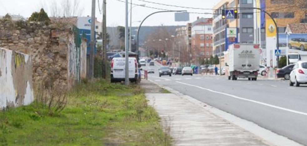 El Arco clama por una acera segura