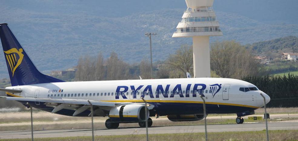 Un «lío» con las vacaciones suspende 50 vuelos diarios de Ryanair hasta octubre