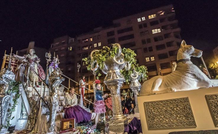 El lujo de disfrutar del Rioja, carroza ganadora del desfile de San Mateo