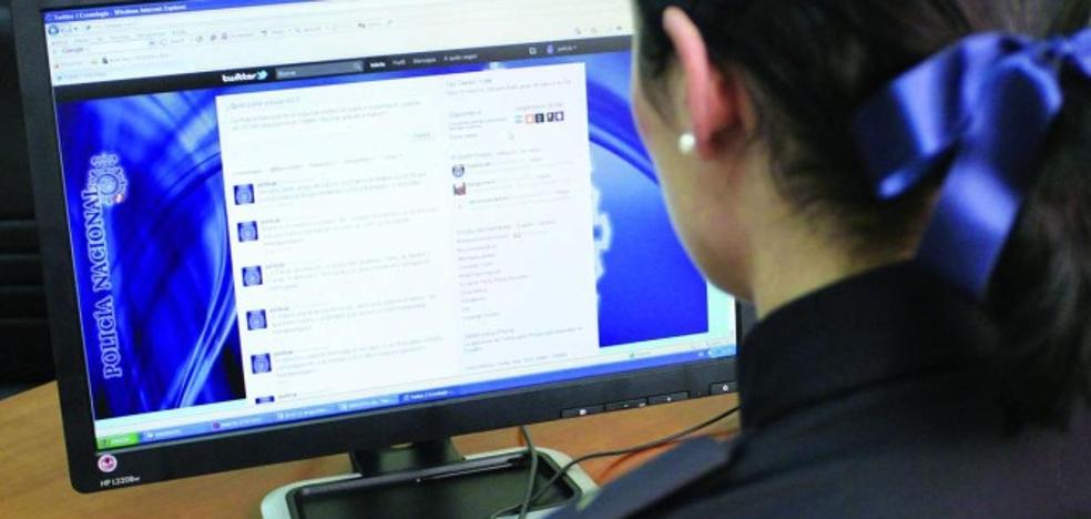 La Policía Nacional interroga a una decena de personas por crear 'espejos' de la web del 1-O