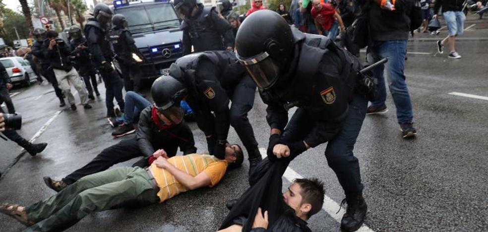 Las cargas policiales marcan una tensa jornada