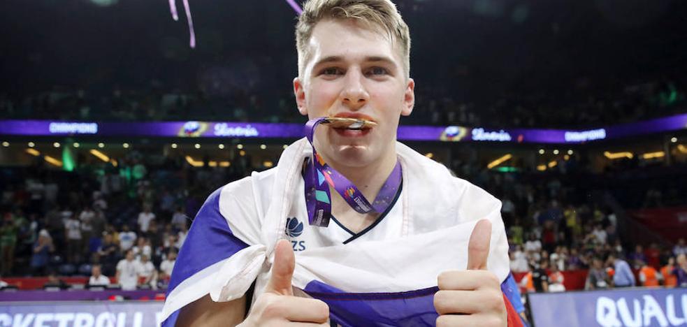 La NBA se arrodilla ante Doncic