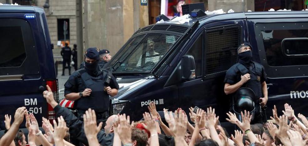 El Gobierno manda al Ejército para dar apoyo logístico a los policías desplegados en Cataluña