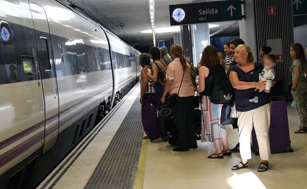 Denuncian la falta de personal en la estación de Logroño