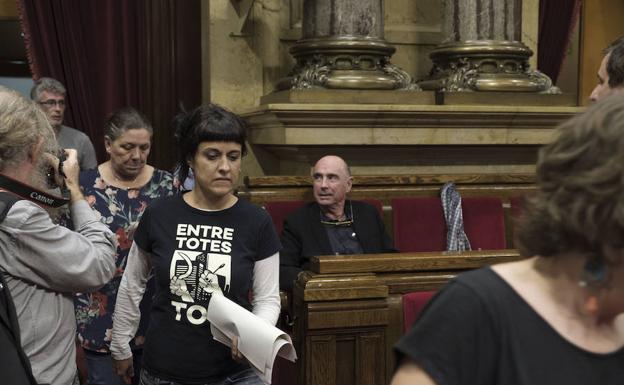 La CUP no reconoce la declaración y abandona el Parlament