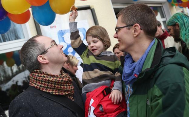 Registran la primera adopción por padres homosexuales en Alemania