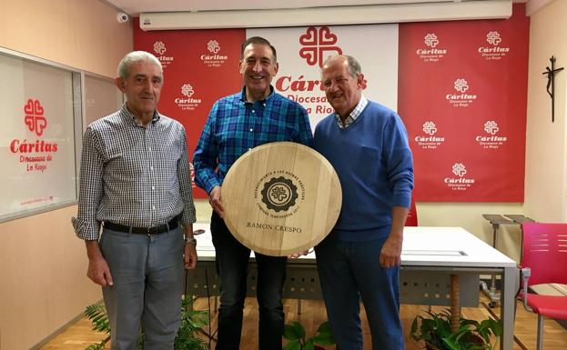 Cáritas premia al agricultor Ramón Crespo por sus buenas prácticas con los temporeros