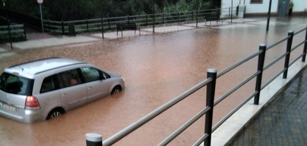 El Consistorio alfareño estudia la causa de las inundaciones en varias calles