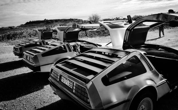 Diez Deloreans circulan por La Rioja