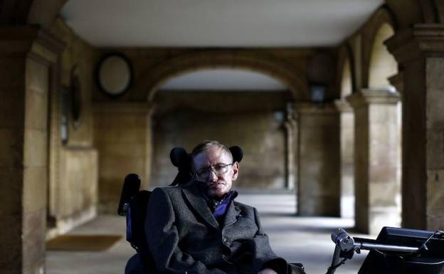 Stephen Hawking publica su tesis y colapsa la web de la Universidad de Cambridge