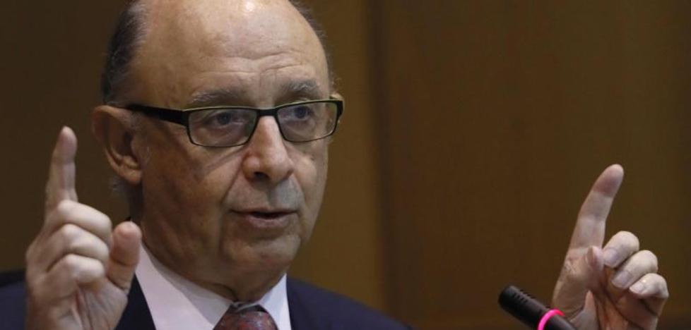 Montoro apuesta por mejorar la retribución de los funcionarios