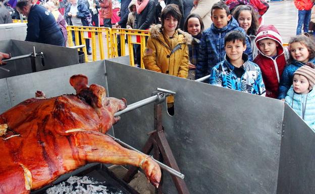 La Jornada Gastronómica del Cerdo Asado distribuirá unas 600 raciones