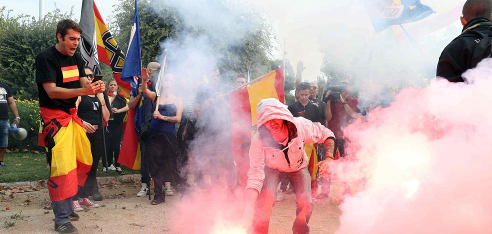 Detenidos 13 sospechosos por la batalla campal a sillazos en Barcelona tras la manifestación del 12-O