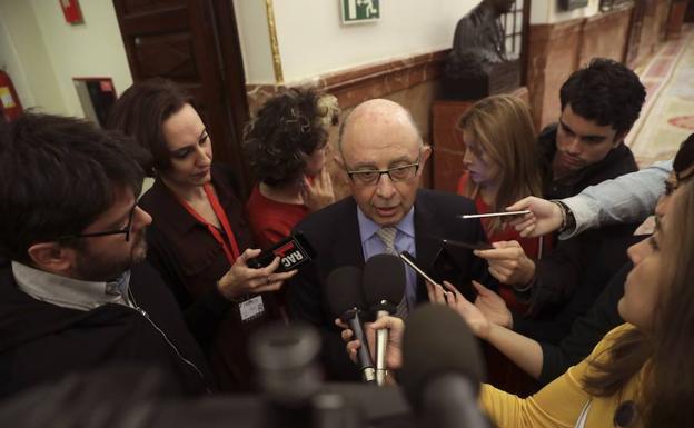 Montoro asegura que la fuga de empresas de Cataluña afecta a la tributación autonómica